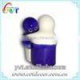 Newly Hug Salt And Pepper Shaker thumbnail-2