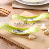 CY178 New Arrived Convient Cooking Tools Novelty Kitchen Garlic Press thumbnail-2