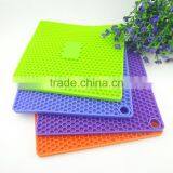 Eco-Friendly Square Silicone Cellular Place Mats thumbnail-6