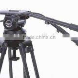 Professional Video Camera Tripod Secced Reach Plus 5 Tripod With Pan Bar and Ground Spreader Loading 44kg thumbnail-4
