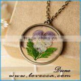 Charming Jewelry Styles Round Shape Real Dried Flower Pendant Necklace thumbnail-5