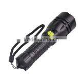 Professional 900 Lumens Rechargeable Diving Flashlight thumbnail-2