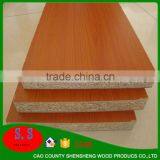 Reasonable price flakeboard melamine shaving board manufacture price for dressing table particle board