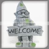 Resin Standing Gnome Figurine with Letter Craft for Garden Decoration