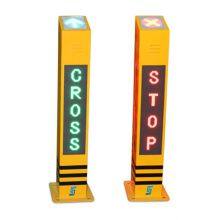 Умные дорожные столбы с сигнализацией для пешеходов