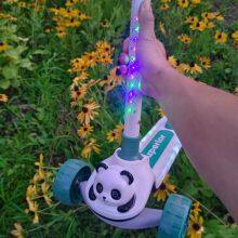 Kids Scooter Kick Scooter Toys Glowing 3-wheel Scooter thumbnail-1