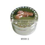 Around Metal Cigarette Grinder With Hold Gun Shape Pattern thumbnail-1