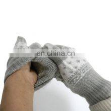 Cute Touch Screen Winter Gloves Custom Logo Smartphone Touch Gloves Knitted Jacquard Touchscreen Gloves For Texting Running thumbnail-3