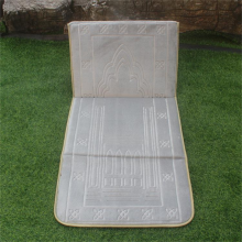 Comfortable Thick Flannel Praying Rug Foldable Travel Muslim Prayer Mat With Backrest thumbnail-5