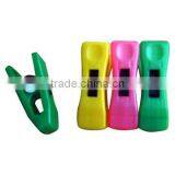 Plastic Pegs thumbnail-1