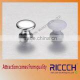 Plastic Magnets Holding thumbnail-1