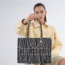 2023 Spring New Commuter Tote Bag Portable Underarm Bag Female Large Capacity Canvas Bag thumbnail-1