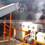 High-efficiency waste plastic recycling extruder machine