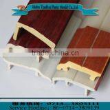 Подготовленное деревянное плинтусное основание, пластмассовое экструзионное формования thumbnail-5