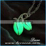 Wholesale Leaf Pendants Necklace Glow in the Dark Necklace With Luminous Stone thumbnail-4