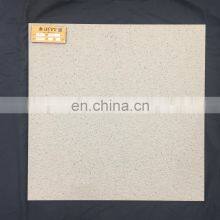 Рустикальная керамическая плитка цвета темно-серого и светло-серого, размером 60x60, толщиной 18 мм