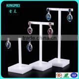 Fashion Design Elegant Counter Top White Perspex Jewelry Display Stand for Necklace Acrylic Bracelet Display Cube thumbnail-4