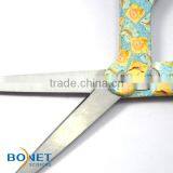 STA0013 LFGB Certificated 8-1/2" Stainless Steel Colorful Plastic Handle Tailor Scissors thumbnail-3