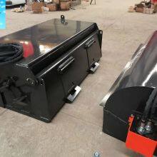 China Skid Steer Attachments Pick up Broom Bucket Sweeper for Bobcat Skid Steer Loader thumbnail-5