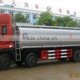 Hot Sale High Quality Oil Transporting Truck With Factory Price thumbnail-1