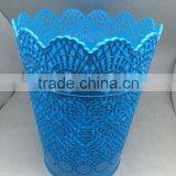 Hollow Out Mini Plastic Garbage Bin Plastic Garbage Bin With Wheels