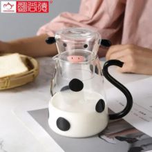 Custom 550ml glass pitcher with glass lid 18oz borosilicate jug glass set milk pitcher Product Description