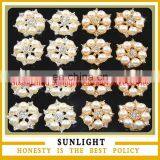Guangzhou Supplier Wholesale Fashion Wedding Decoration Pearl Rhinestone Buttons thumbnail-1