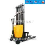 2.0 Ton Semi Electric Straddle Stacker