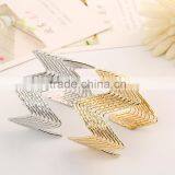 Wave Shape Gold Plating Sport Bracelet thumbnail-3