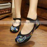 Plus Size 41 Chinese Style Flats National Peacock Embroidery Casual Shoes Soft Sole Old Peking Cloth Shoes Woman zapatos mujers