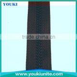 Black Color High Quality Hard Teeth Plastic Zipper thumbnail-1