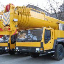 200-тонный бывший в употреблении автомобильный кран XCMG QAY200 thumbnail-2