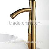 Luxurious Goldern Deck Mounted Single Handle Basin Faucet