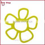 BT0122 Wholesale Flower Shape Silicone Table Mat Insulating Pat Cup Mat Kitchen Utensil thumbnail-3