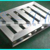 Aluminum stackable pallet for construction material