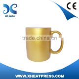 golden color mug
