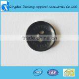 Fashionable 4 Holes Corozo Nut Button