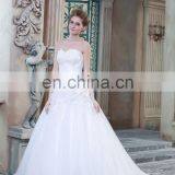 Modern Sleeveless Sweetheart Lace Applique Hand-made Flower Wedding Dress White thumbnail-3