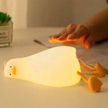 EGOGO Mini Bedside Lamp Soft Light Sleeping Night Light Silicone Pat Table Mobile Phone Holder Duck Design Children's Bedroom thumbnail-3