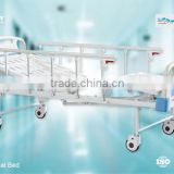 2 cranks hospital bed with removable guardrails for clinical