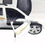 1:24 White Alloy Scale Diecast Model Car thumbnail-6