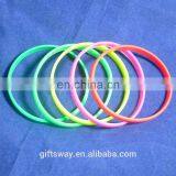 China Manufacture OEM Design Good Promotional Gifts Personalized Silicone Bracelets thumbnail-1