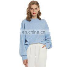 Женская свитерка из плотной теплой смеси шерсти иCashmere, свободного кроя, классического дизайна с вытянутым воротником и эластичными манжетами на рукавах thumbnail-5