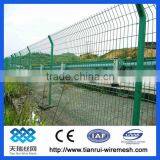 High Quality 3D Curved Wire Mesh Fence in Europe Popular Style 4/5mm x 200x50mm
