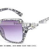 2016 New Design China Wholesale Hot Selling Plastic Frame Fashionable Sunglasses thumbnail-5