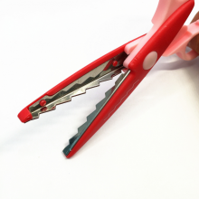 High Quality Plastic Zig Zag Safety Color Style Comfy Grip Paper Cutting Children Lace Scissors thumbnail-2