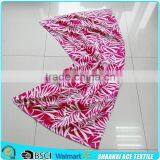 100% Cotton Hot Pink Full Screen Leaf Printing Beach Towel Printed Seaside Play Beach Towel thumbnail-1