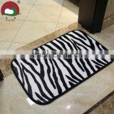 Мат для комнаты с животным принтом