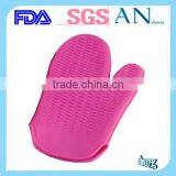 Silicone Oven Glove thumbnail-1