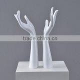 Mannequin Hands Plastic thumbnail-2